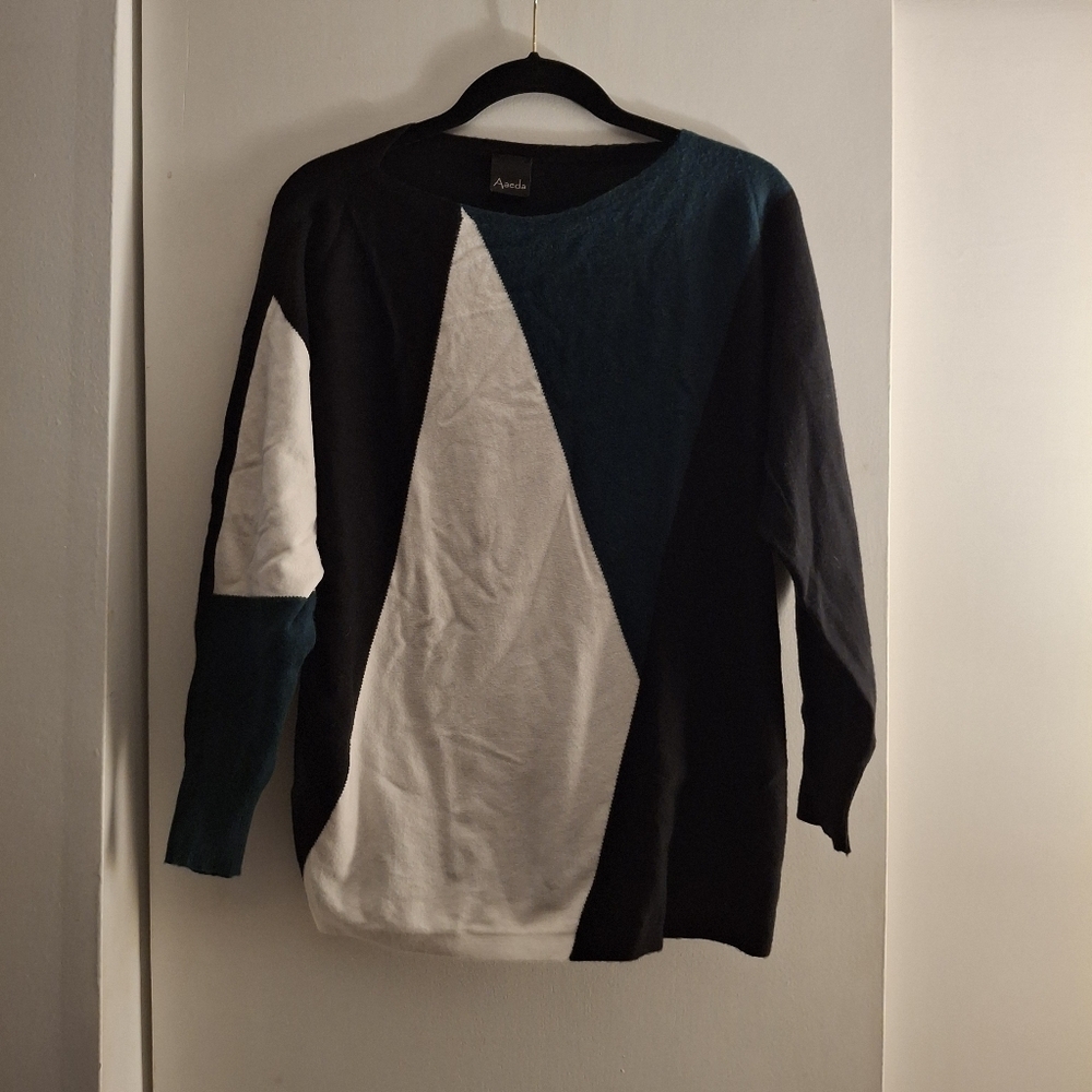 Aaeda Women's Long Sleeve Sweater - Black, White, Teal